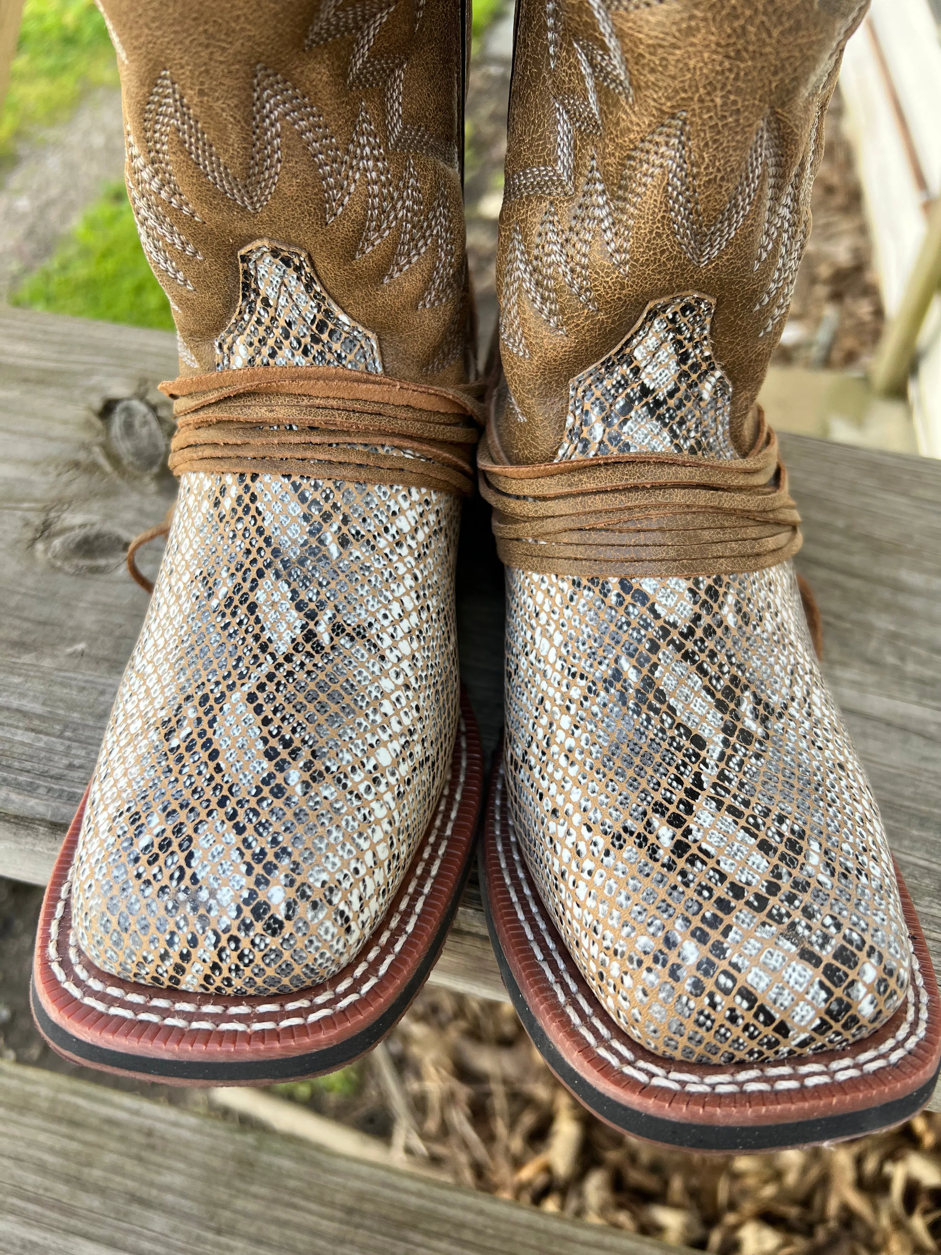 Laredo Women's Lula Tan Snake Square Toe Cowgirl Boots 5846